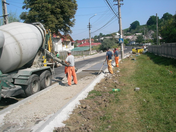 4 lucrai trotuar str. Armatei8.jpg